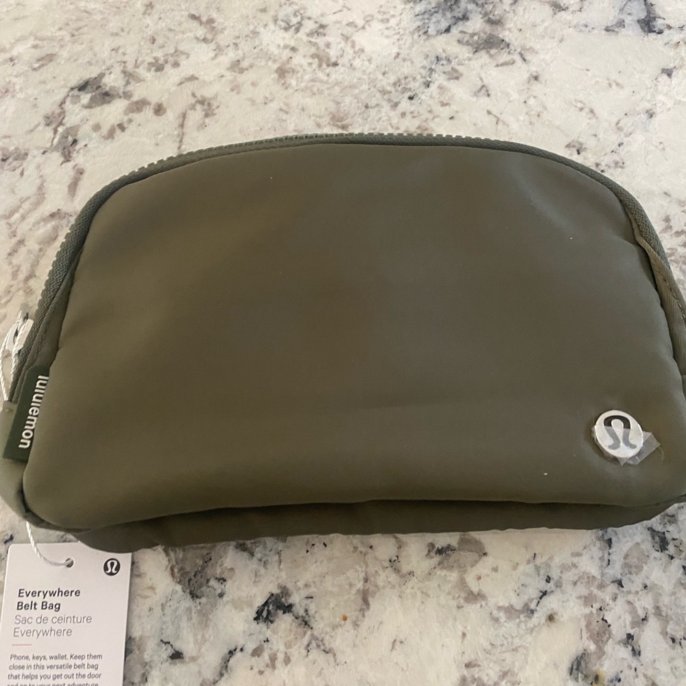 Lululemon beltbag.